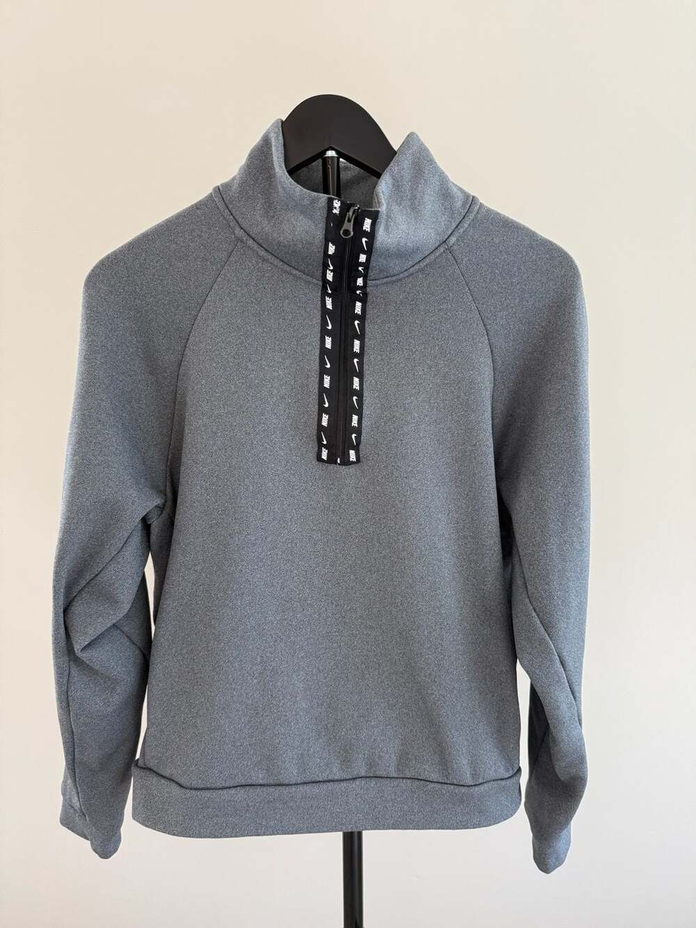 Nike Therma-Fit Womens Gray Quarter Zip Athletic Fleece Sweatshirt Size S